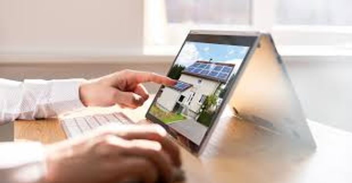 Guide To Choosing the Right Software for Real Estate and Roofing Management