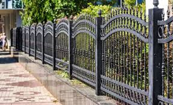 Step-by-Step Process for Installing & Caring for Polish Metal Fencing: Essential Tips & Resources